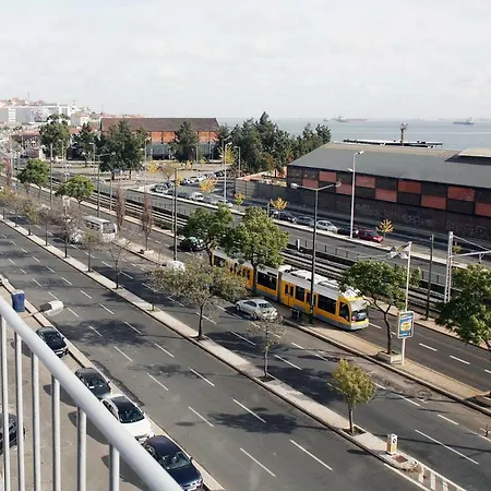 Tejo90 - Penthouse By The River * Lisbon